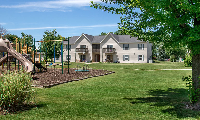 Apartments in Galesburg, IL Hollow Tree Apartments Apartments in Galesburg, IL