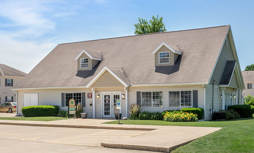 Apartments in Galesburg, IL Hollow Tree Apartments Apartments in