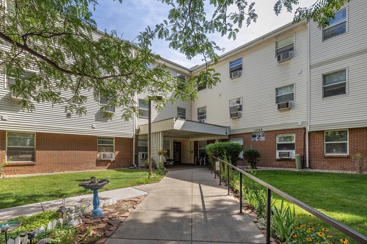 Mountain View Plaza Image 22