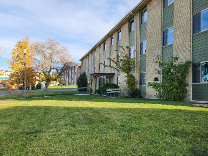 Rainbow House Apartments Image 2