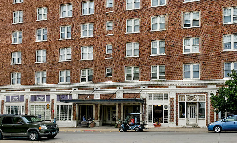 Historic Hotel Iowa Image 1