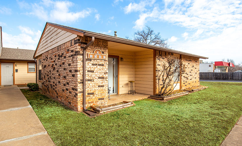 Woodcrest Apartments Image 1