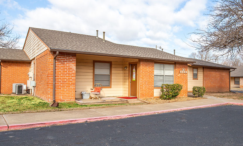 Woodcrest Apartments Image 3