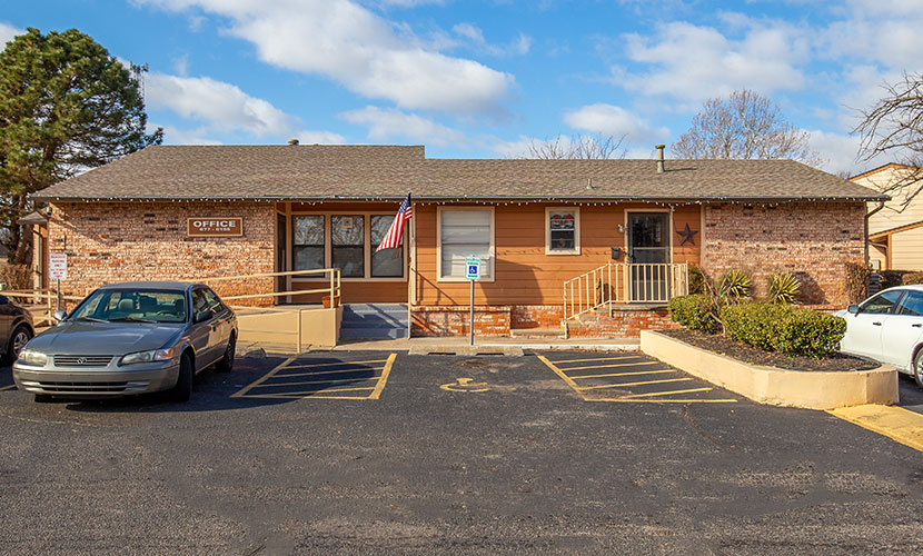 Woodcrest Apartments Image 4
