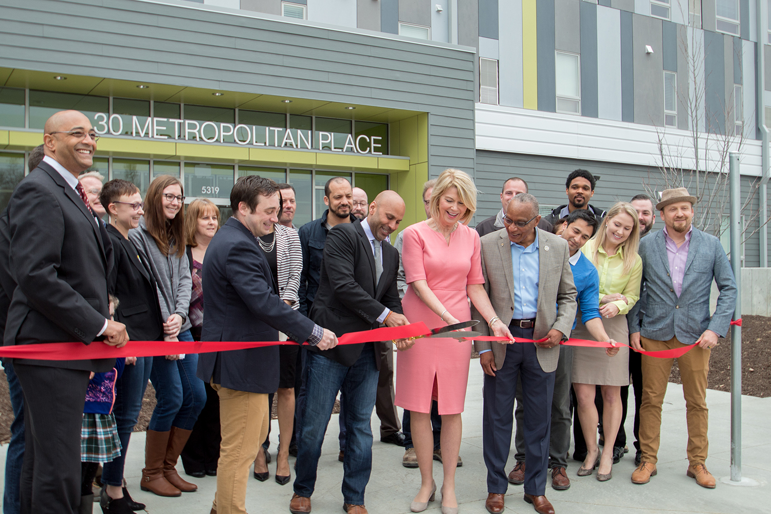 30 Metro Apartments Ribbon Cutting